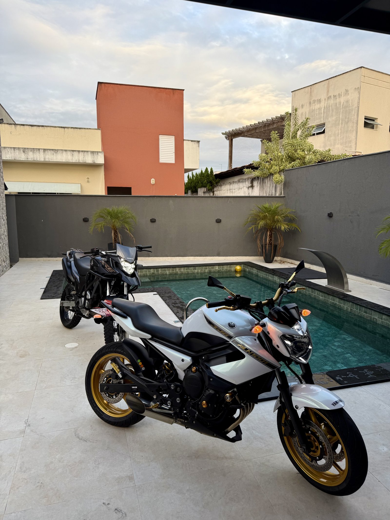 XJ6 PROJETO BARBIE ou 30 MIL