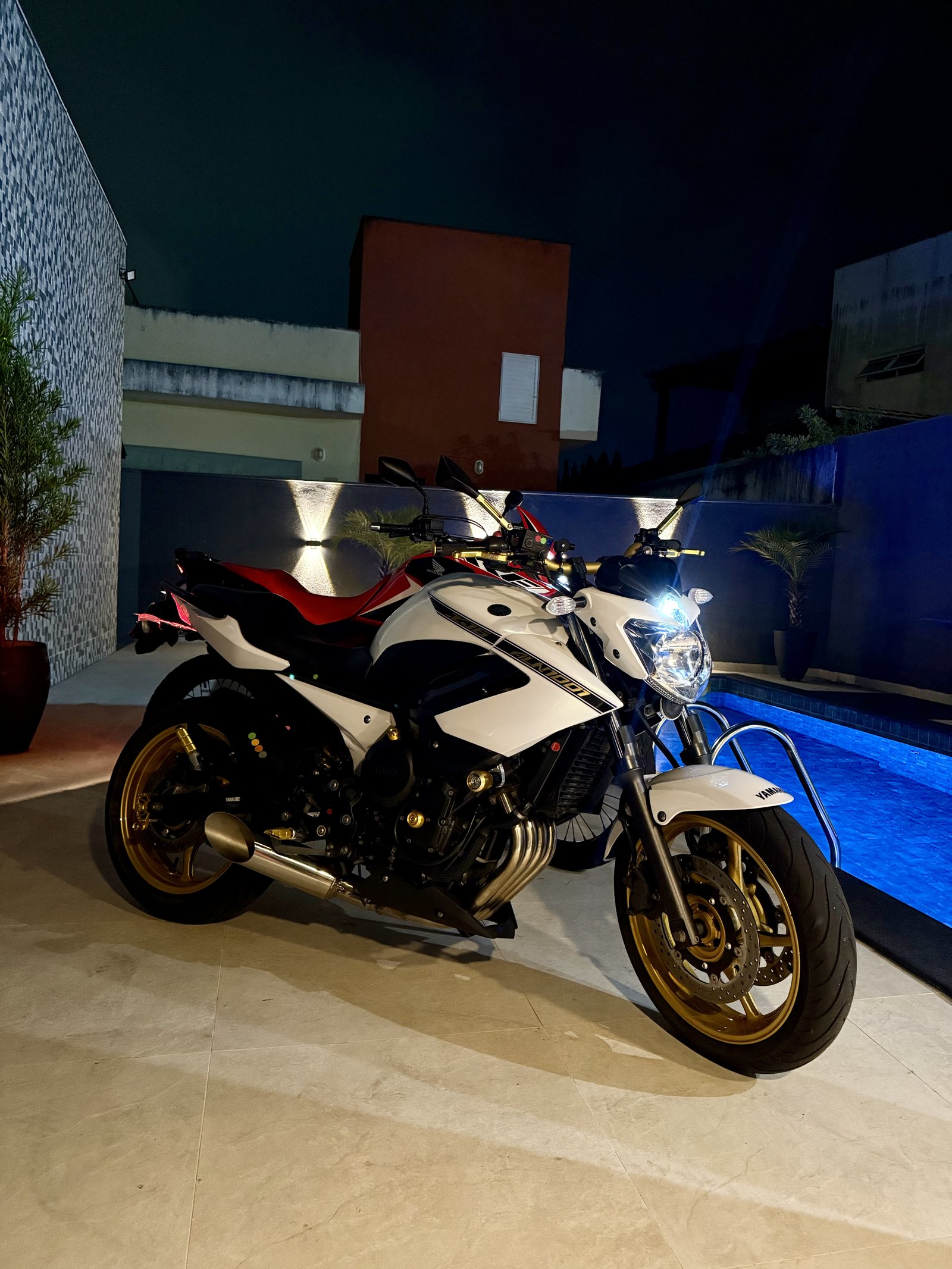 XJ6 PROJETO BARBIE ou 30 MIL